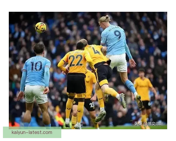 曼联近期状态低迷，英超赛场遭遇连败走势下滑